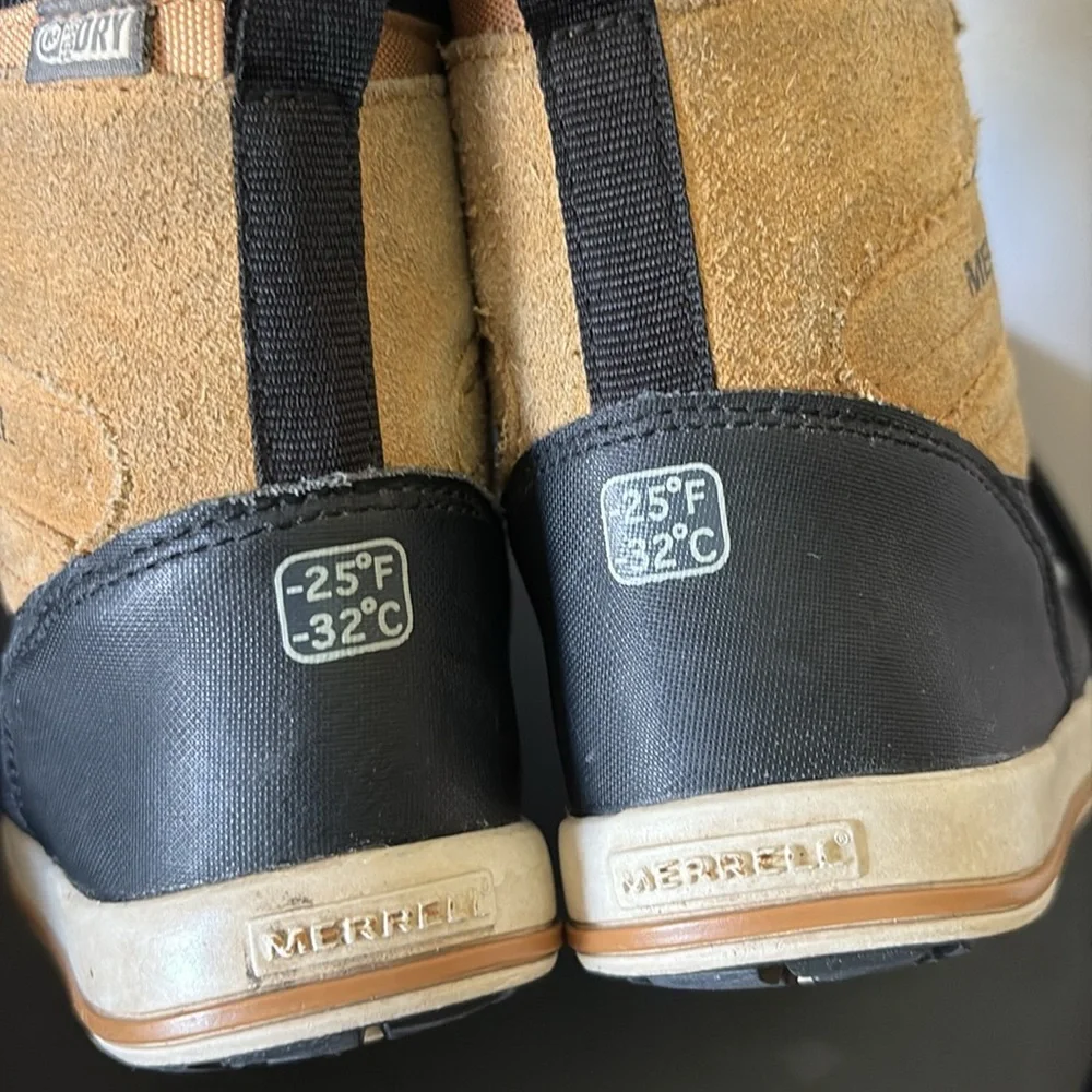 Merrell Kids' Black and Tan Winter Boots size 13